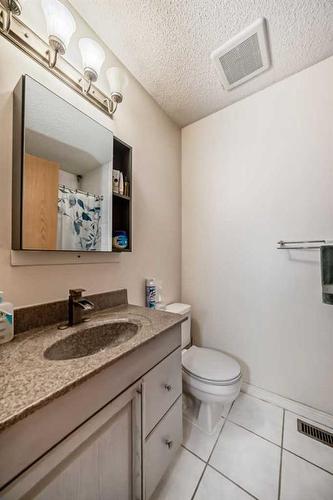 247 Martindale Boulevard Ne, Calgary, AB - Indoor Photo Showing Bathroom