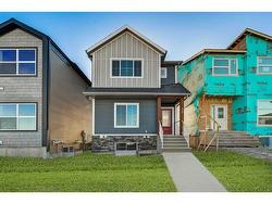 79 Lewiston Drive NE Calgary, AB T3P 0Z6