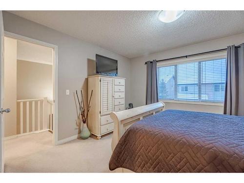 98 Everwoods Link Sw, Calgary, AB - Indoor Photo Showing Bedroom