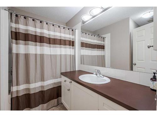 98 Everwoods Link Sw, Calgary, AB - Indoor Photo Showing Bathroom