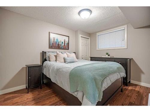 98 Everwoods Link Sw, Calgary, AB - Indoor Photo Showing Bedroom