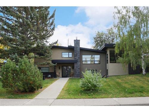 414 Wildwood Drive Sw, Calgary, AB - Outdoor With Facade