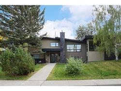 414 Wildwood Drive SW Calgary, AB T3C 3E7