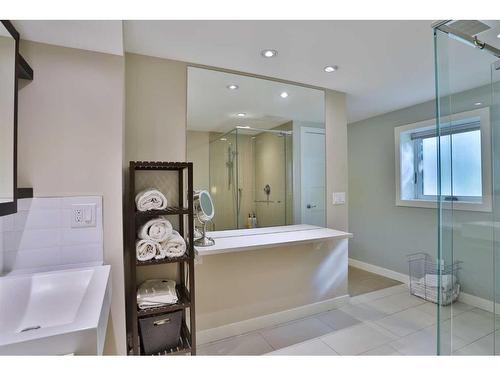 414 Wildwood Drive Sw, Calgary, AB - Indoor Photo Showing Bathroom