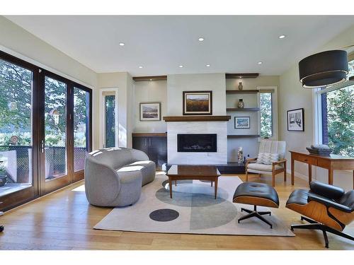 414 Wildwood Drive Sw, Calgary, AB - Indoor Photo Showing Living Room With Fireplace