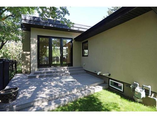 414 Wildwood Drive Sw, Calgary, AB - Outdoor