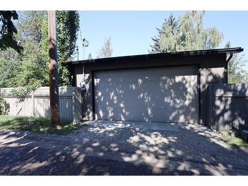 414 Wildwood Drive Sw, Calgary, AB - Outdoor