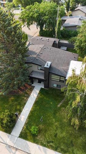 414 Wildwood Drive Sw, Calgary, AB - Outdoor