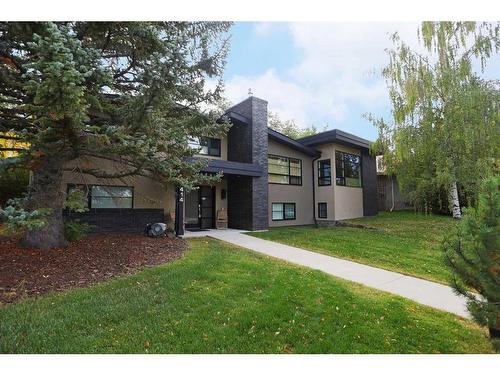 414 Wildwood Drive Sw, Calgary, AB - Outdoor With Facade