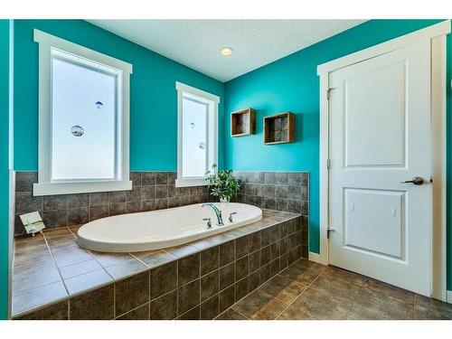 56 Elgin Meadows Link Se, Calgary, AB - Indoor Photo Showing Bathroom