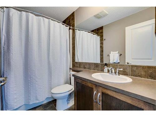 56 Elgin Meadows Link Se, Calgary, AB - Indoor Photo Showing Bathroom