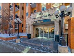 202-881 15 Avenue SW Calgary, AB T2R 1R8