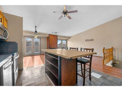 52 Hawkcliff Way Nw, Calgary, AB - Indoor Photo Showing Kitchen