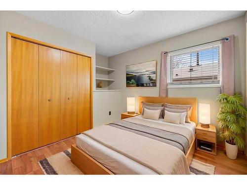 52 Hawkcliff Way Nw, Calgary, AB - Indoor Photo Showing Bedroom