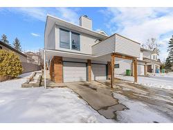 52 Hawkcliff Way NW Calgary, AB T3G 2R7