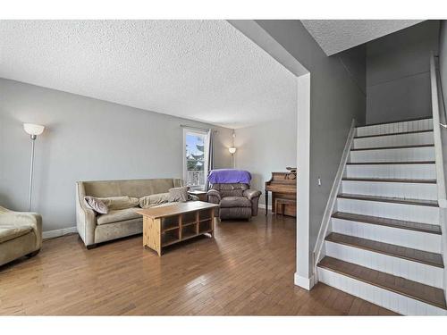 4311 7A Avenue Se, Calgary, AB - Indoor