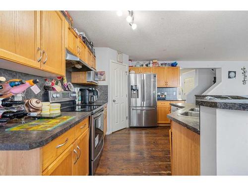 253 Saddlecrest Way Ne, Calgary, AB - Indoor Photo Showing Kitchen