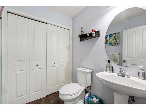 253 Saddlecrest Way Ne, Calgary, AB - Indoor Photo Showing Bathroom