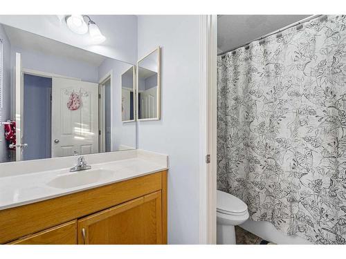 253 Saddlecrest Way Ne, Calgary, AB - Indoor Photo Showing Bathroom