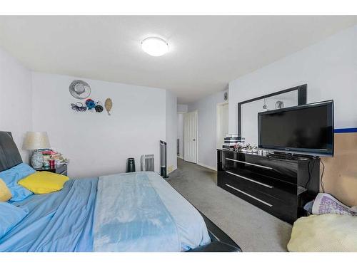 253 Saddlecrest Way Ne, Calgary, AB - Indoor Photo Showing Bedroom