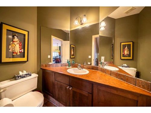 48 Chapala Square Se, Calgary, AB - Indoor Photo Showing Bathroom