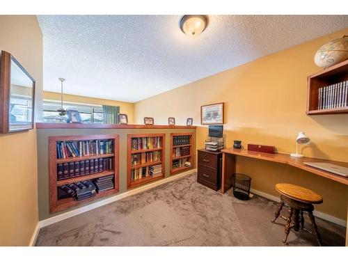 48 Chapala Square Se, Calgary, AB - Indoor Photo Showing Office