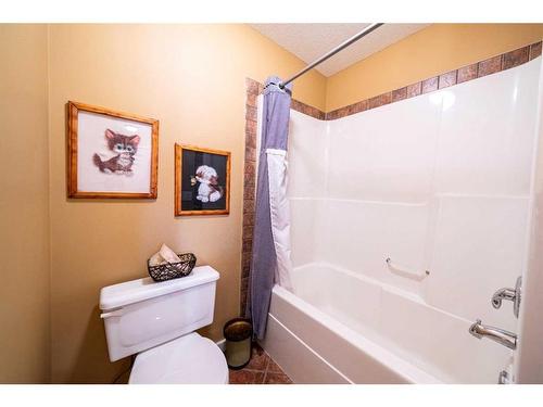 48 Chapala Square Se, Calgary, AB - Indoor Photo Showing Bathroom