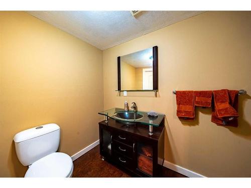 48 Chapala Square Se, Calgary, AB - Indoor Photo Showing Bathroom