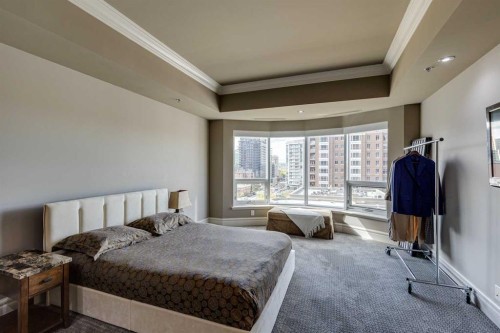 702-600 Princeton Way Sw, Calgary, AB - Indoor Photo Showing Bedroom