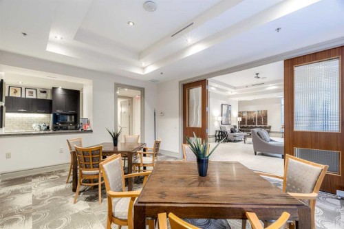 702-600 Princeton Way Sw, Calgary, AB - Indoor Photo Showing Dining Room
