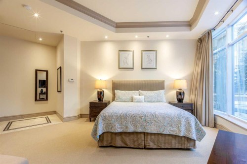 702-600 Princeton Way Sw, Calgary, AB - Indoor Photo Showing Bedroom