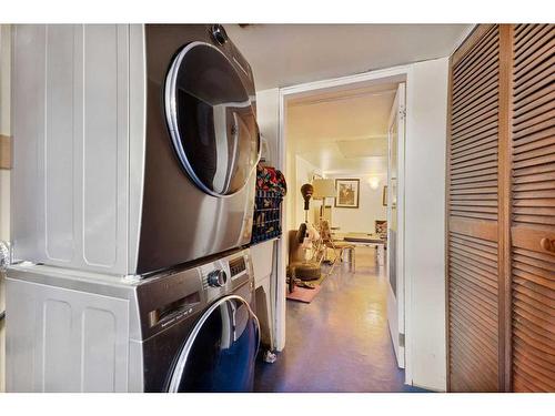 2311 6 Avenue Nw, Calgary, AB - Indoor Photo Showing Laundry Room