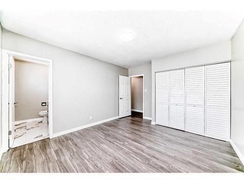 1960 Cottonwood Crescent Se, Calgary, AB - Indoor Photo Showing Other Room