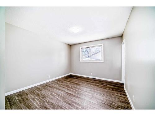 1960 Cottonwood Crescent Se, Calgary, AB - Indoor Photo Showing Other Room