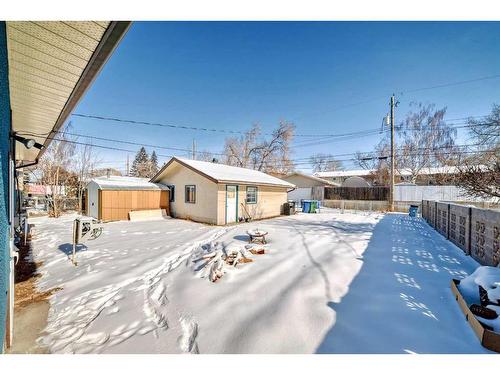 1960 Cottonwood Crescent Se, Calgary, AB - Outdoor