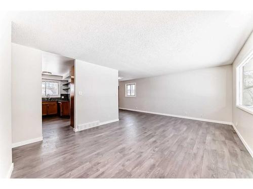 1960 Cottonwood Crescent Se, Calgary, AB - Indoor Photo Showing Other Room