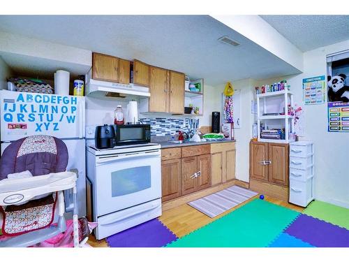 143 Taralake Way Ne, Calgary, AB - Indoor Photo Showing Kitchen