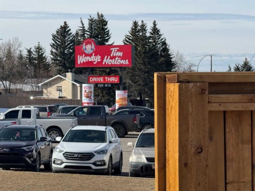 4517 55 Ave, Olds, AB 