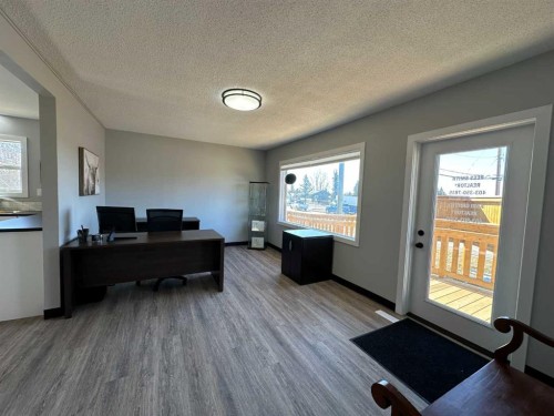 4517 55 Ave, Olds, AB 