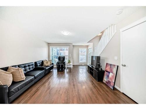 69 New Brighton Green Se, Calgary, AB - Indoor Photo Showing Living Room