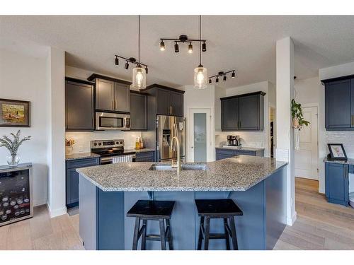 109 Evanspark Gardens Nw, Calgary, AB - Indoor Photo Showing Kitchen With Double Sink With Upgraded Kitchen