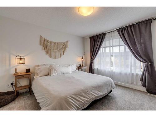 109 Evanspark Gardens Nw, Calgary, AB - Indoor Photo Showing Bedroom