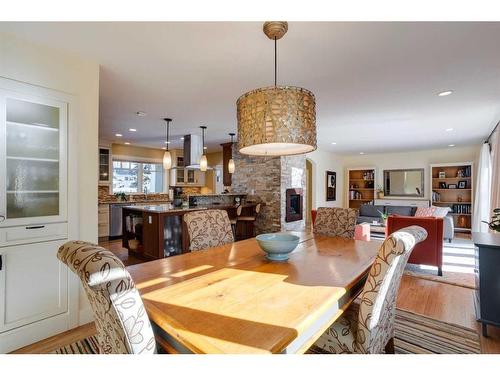 73 Holden Road Sw, Calgary, AB - Indoor Photo Showing Dining Room