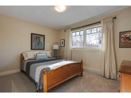 73 Holden Road Sw, Calgary, AB - Indoor Photo Showing Bedroom