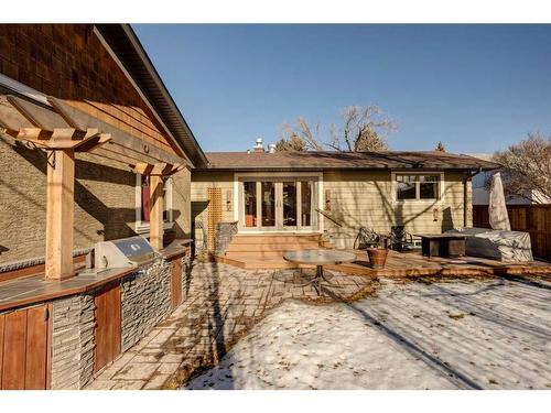 73 Holden Road Sw, Calgary, AB - Outdoor