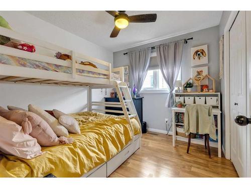 39 Macewan Glen Way Nw, Calgary, AB - Indoor Photo Showing Bedroom