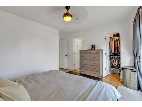 39 Macewan Glen Way Nw, Calgary, AB - Indoor Photo Showing Bedroom