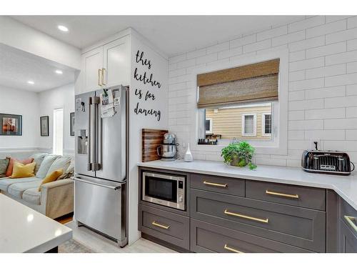 39 Macewan Glen Way Nw, Calgary, AB - Indoor Photo Showing Kitchen