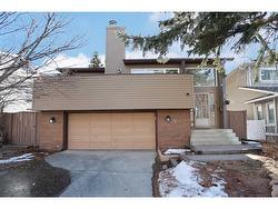 75 Edforth Way NW Calgary, AB T3A 3W2