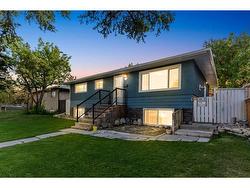 2233 44 Street SE Calgary, AB T2B 1J3